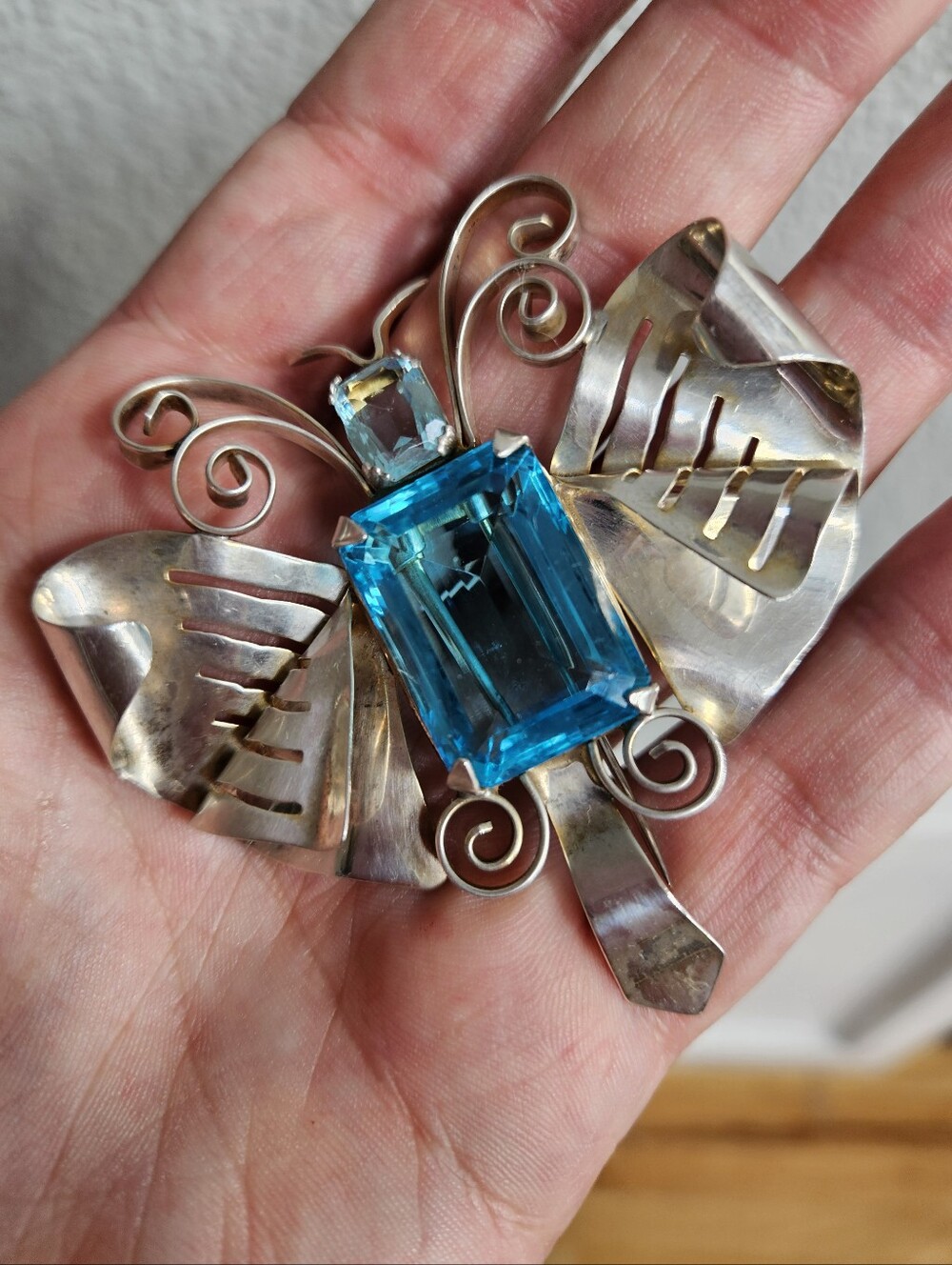 Art Nouveau Butterfly Blue Gemstone Sterling Silver Brooch Pin Fur Clip